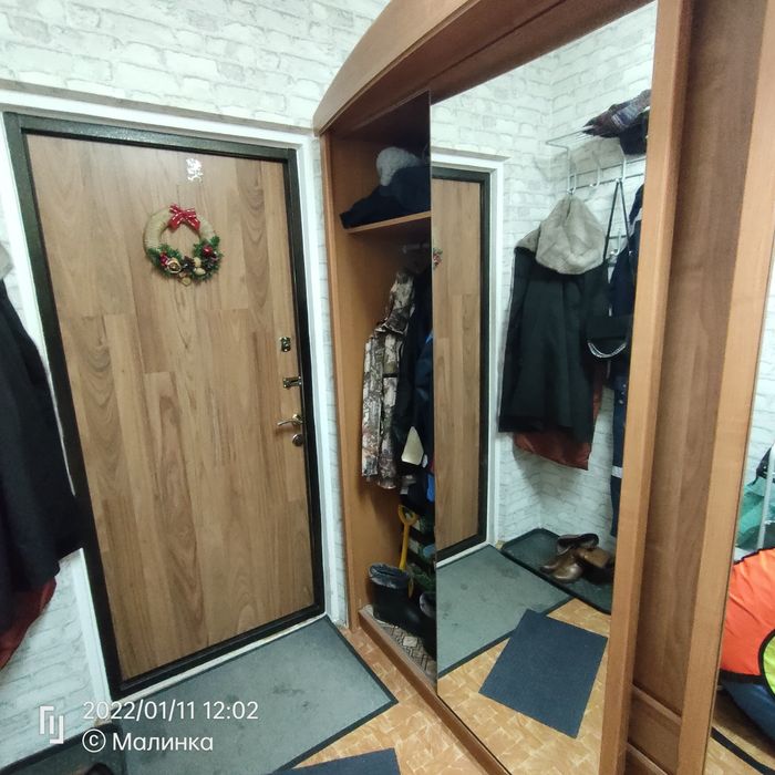 Шкаф для одежды вместительный.