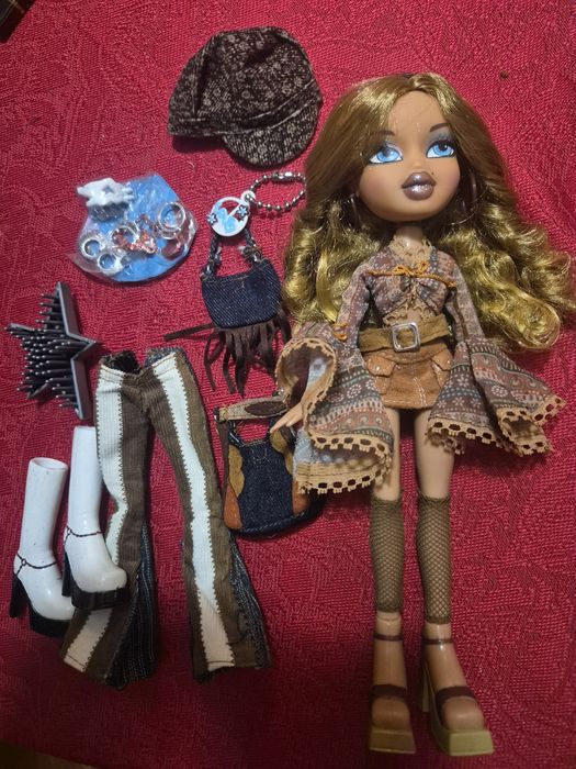 Кукла Bratz Flashback Fever Fiann 2004
Играчки и занаяти
Играчки
Кукли и плюшени играчки
Кукла Monster High Lagoona Blue G1 W