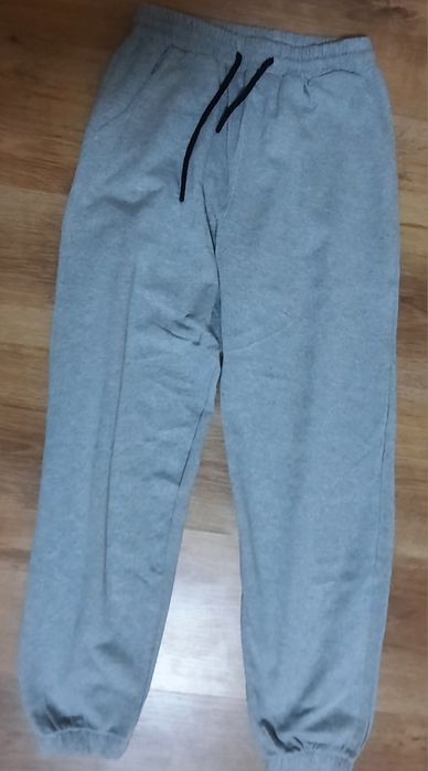 Pantaloni dama noi
