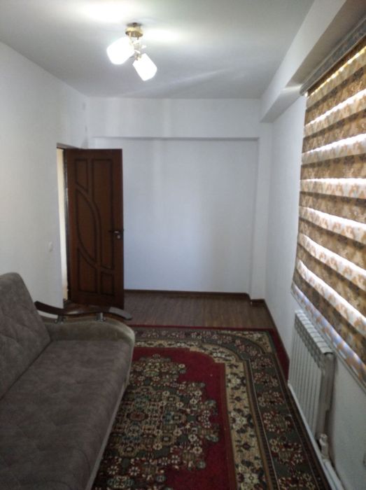 Сдам 2х комн. кв. около м.Шахристан. Маклерам: Не беспокоить!