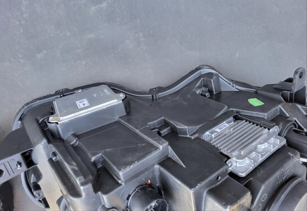 Ляв и Десен фар Рейндж Ровер Воуг 405 Land Rover RANGE ROVER VOGUE L405 Komplet Bi Xenon Led