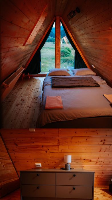 Cabana de inchiriat A frame cu ciubar KARMA 6 camere