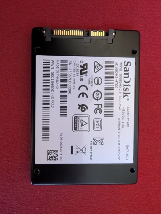 НОВ | SSD диск 4TB SanDisk Ultra 3D | 2,5" SATA III 6Gb/s | 2,5 инча 7mm формат