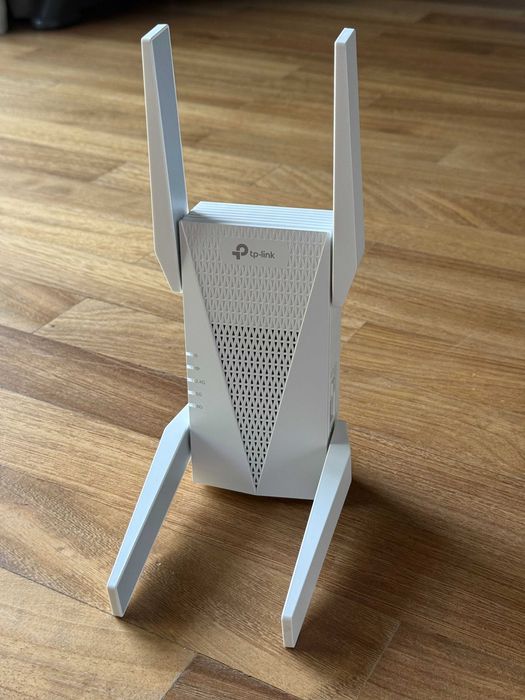 Range Extender TP-Link RE815XE Wi-Fi 6E Tri-Band Gigabit AXE5400, tehnologie OneMesh, MU-MIMO, Seamless roaming