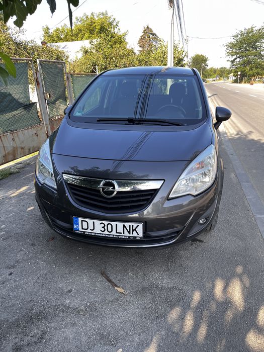 Inchiriez chirie inchirieri masina auto rent a car uz personal
