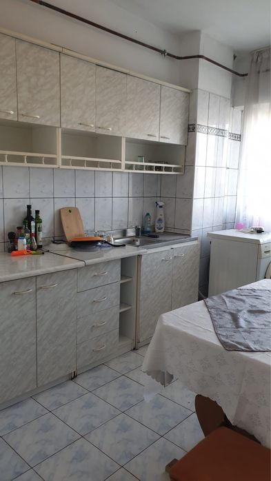 Proprietar inchiriez apartament ultracentral zona Universitate