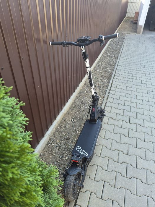 Vând trotineta electrica kukurin g2 master