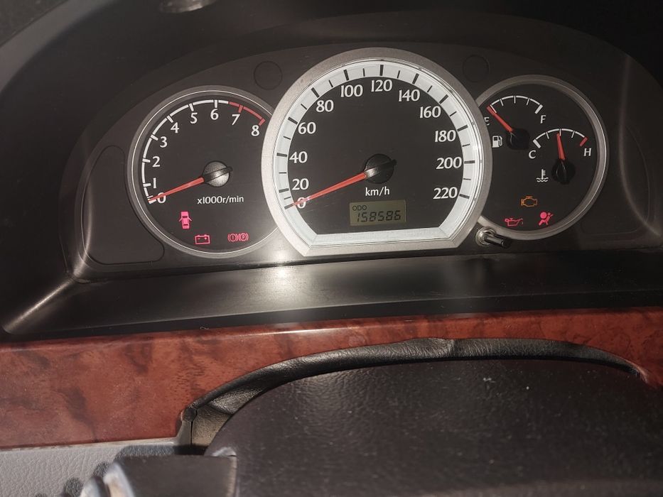 Lasetti  1.8 sotiladi