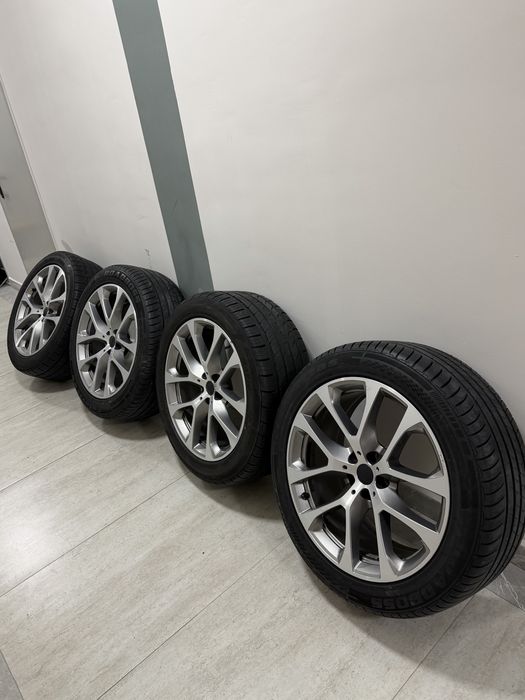 Продам комлект дисков с резиной  от BMW