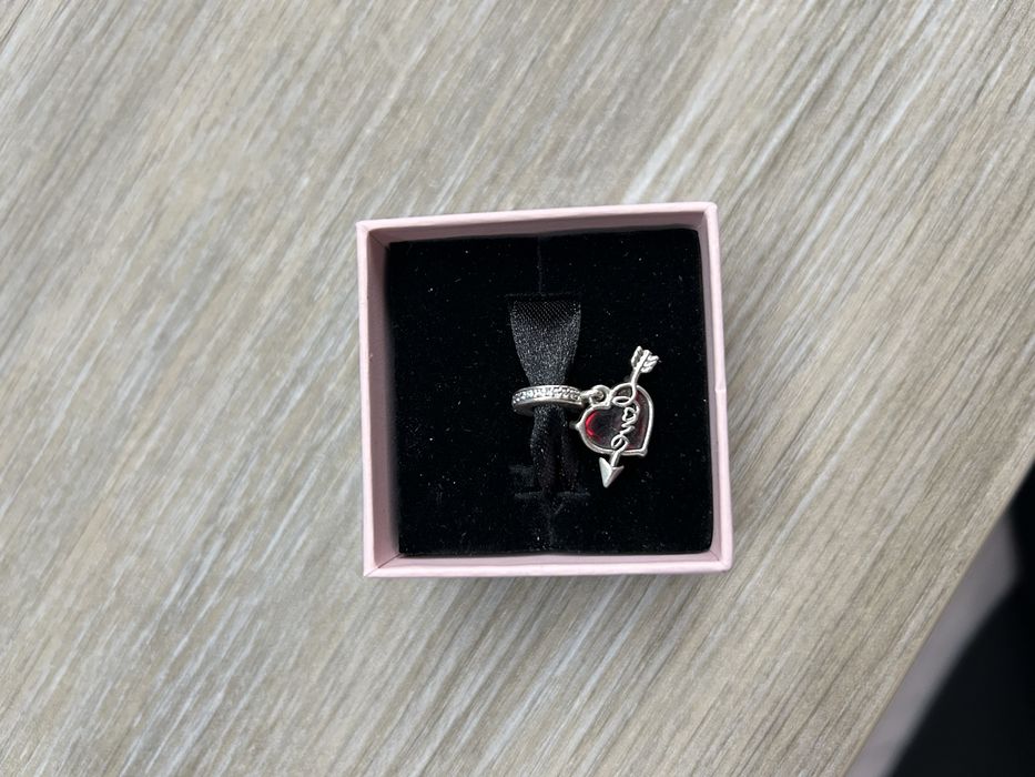 Pandora  талисман Love
