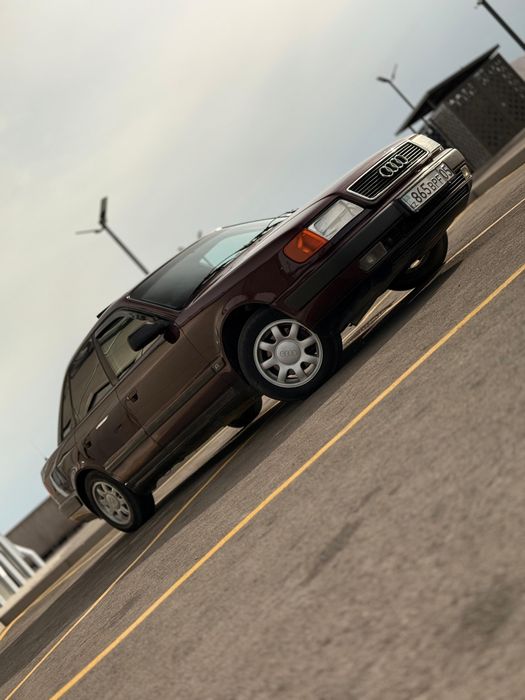 Продам машину отличную марке Audi