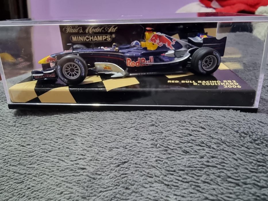 Red bull rb2 David Coulthard 1:43 minichamps подписана