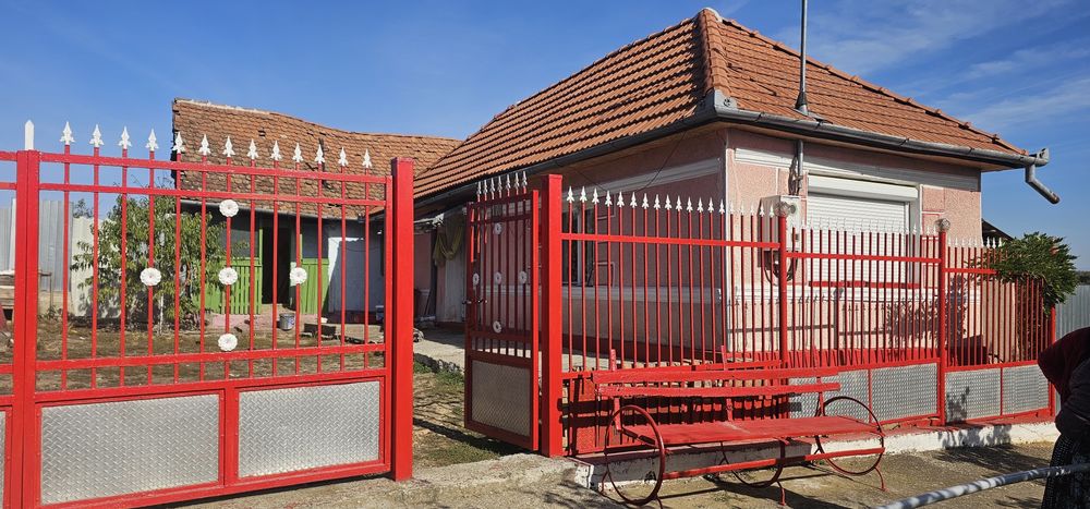 Vând urgent casă în localitatea Drauț