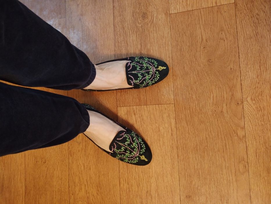 Продам обувь размеры 39-40.