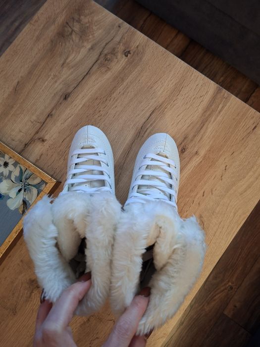 Кънки за лед момиче