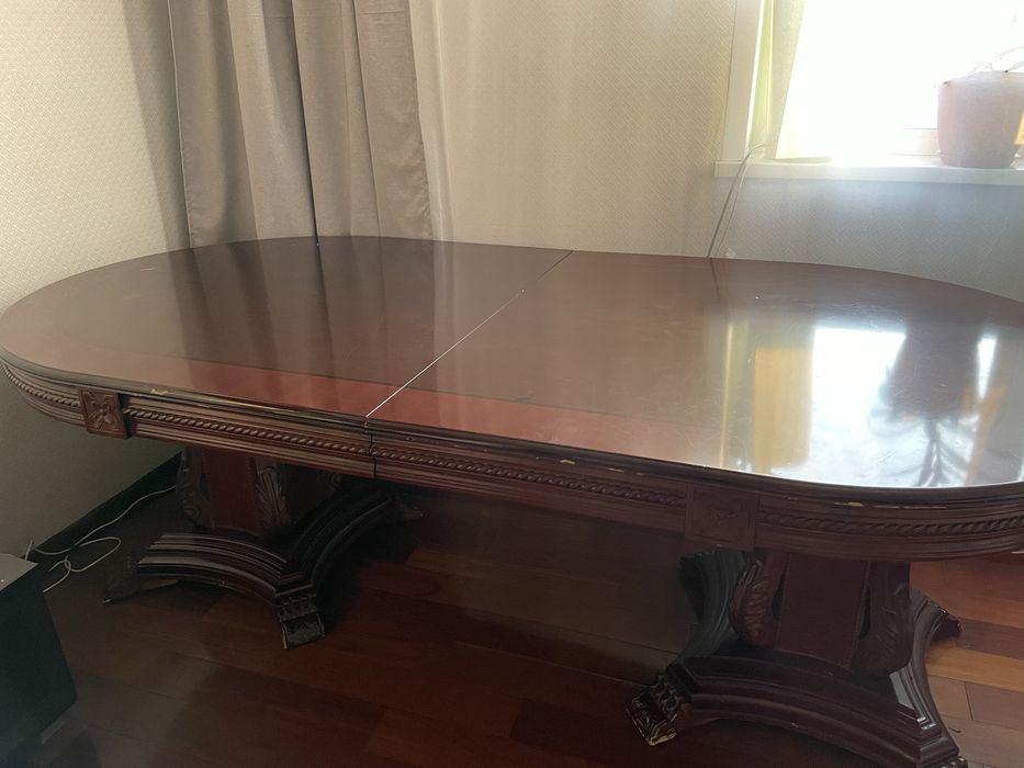 Стол в хорошем состояний