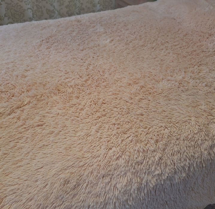 Продам покрывало на кровать.