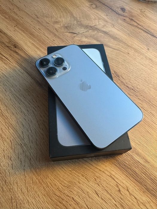Продавам iphone 13 pro