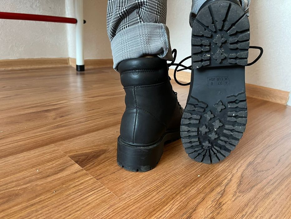 Кожаные, модные ботинки оригинал