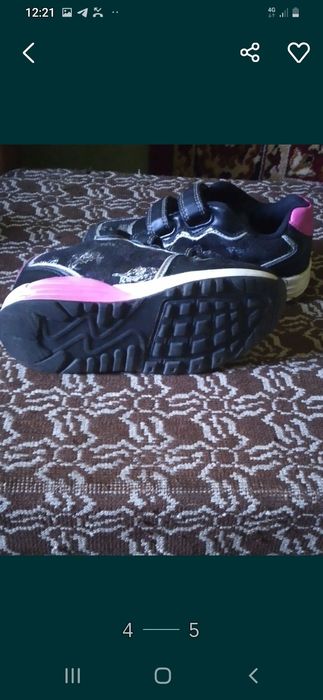 Кроссовки на 5-6лет