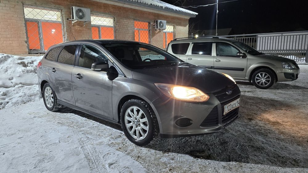 Продам форд фокус 2012год