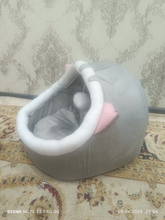 Дом для кошек, с подушкой новый
