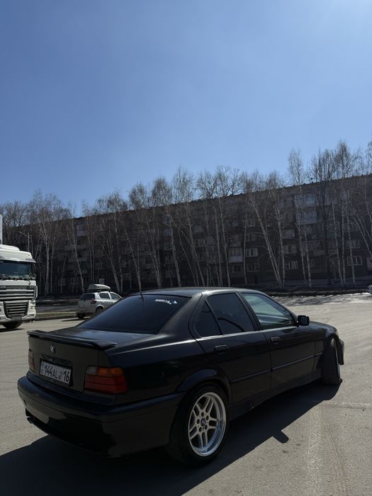 BMW 320 не бита не крашена