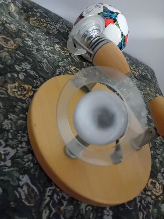 Plafoniera cu spoturi