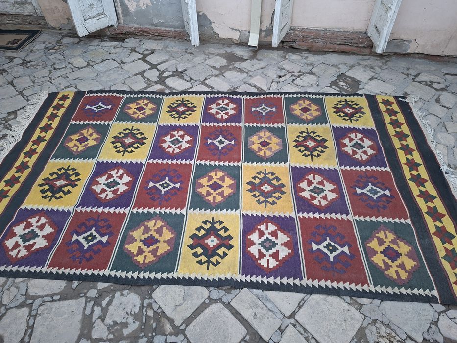 Антикварный ковёр