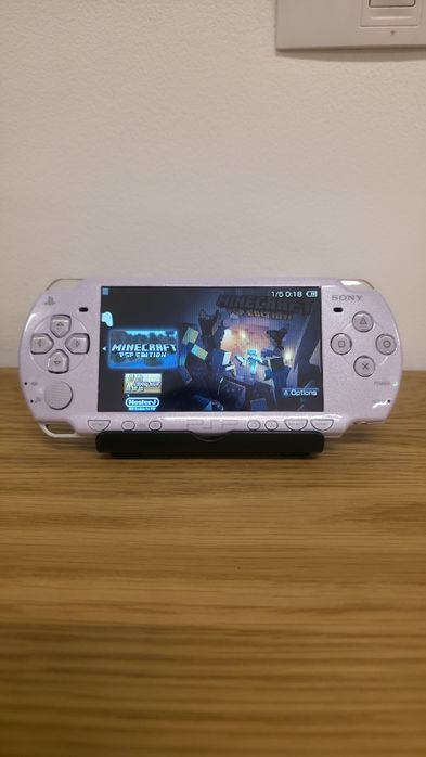 Sony PSP 2000, Modat, 550 jocuri,  9 în 1,  gata de joacă