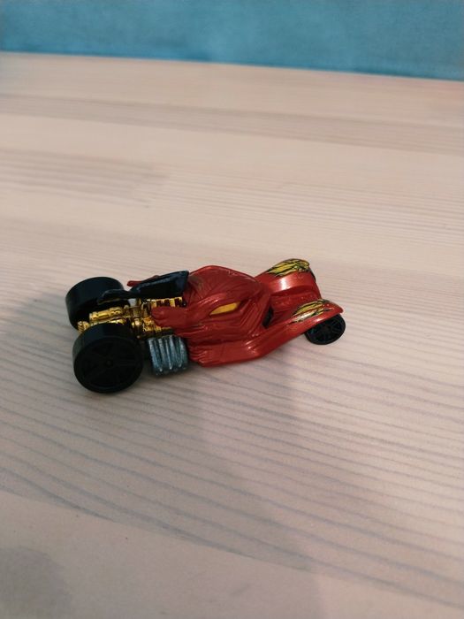 Машинка от hotwheels