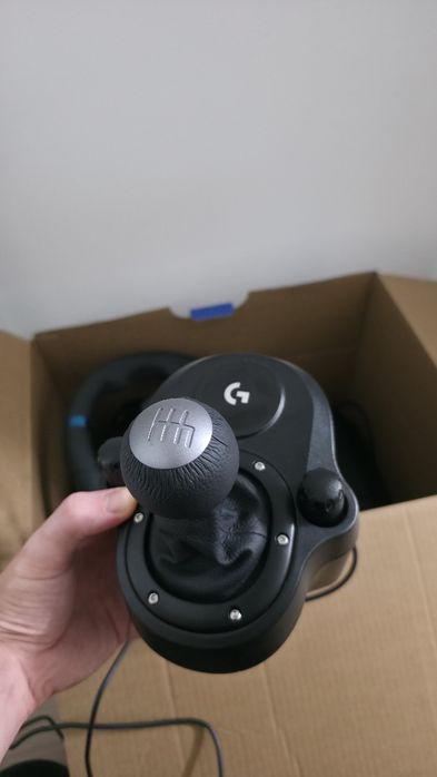 Volan gaming Logitech G923 SE cu Pedale și Schimbător (PS5 / PS4 / PC)