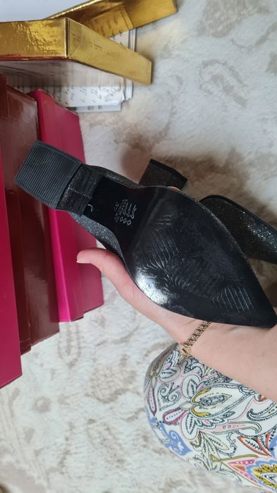 Женская обувь 37