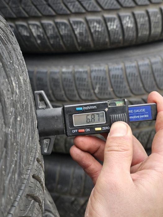 2 Броя 205/55/17 Michelin 6,8mm