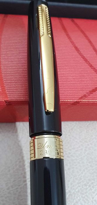 Stilou negru-auriu - deosebit(DLM - 280), nou