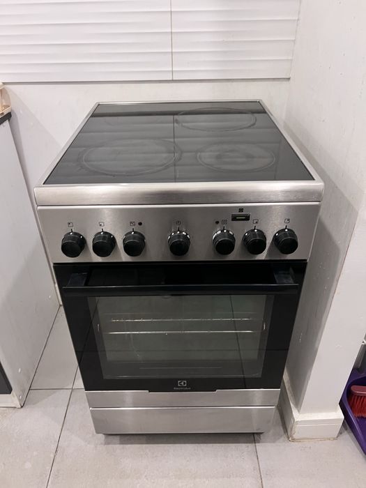 Aragaz Electroluz electric 4 ochiuri si cuptor