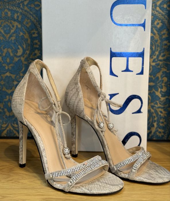 Дамски сандали на ток GUESS 08G