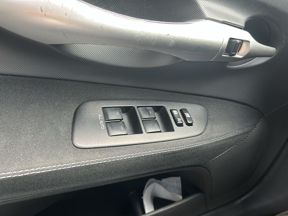 Toyota Auris,2010,1.3 benzina,cutie manuala,clima 2 zone,geamuri elect