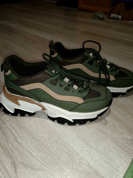 Дамски обувки номер 40