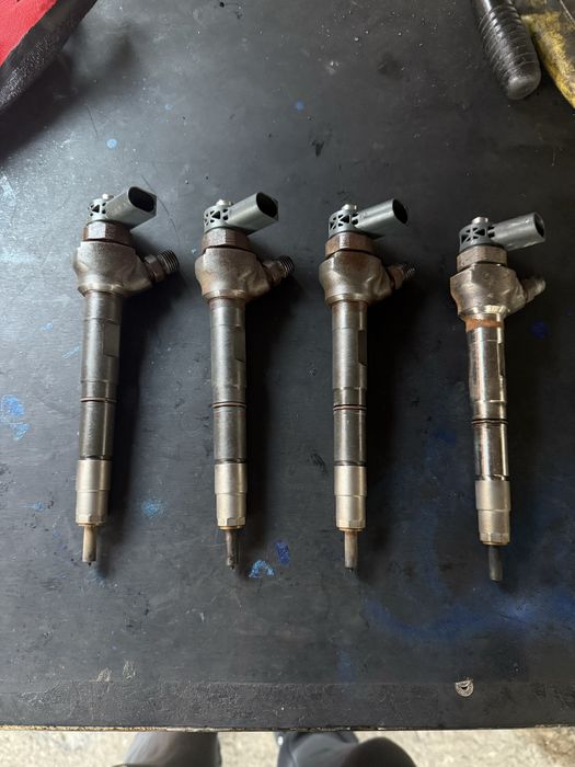 Injector,set injectoare vw,audi 1.6tdi\cod 04L130277G