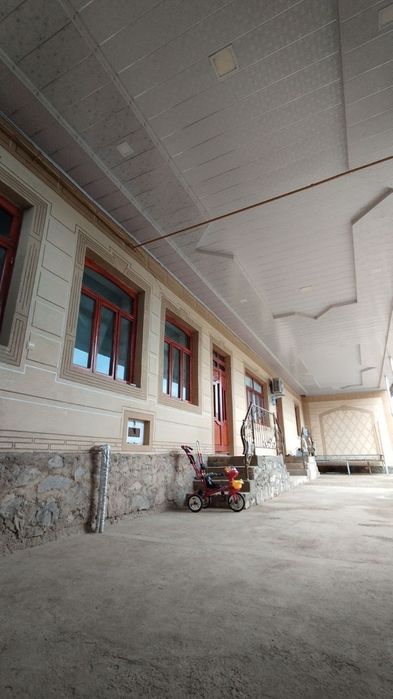 Umid posyolkadan 6 sotkli uglavoy hovli sotiladi