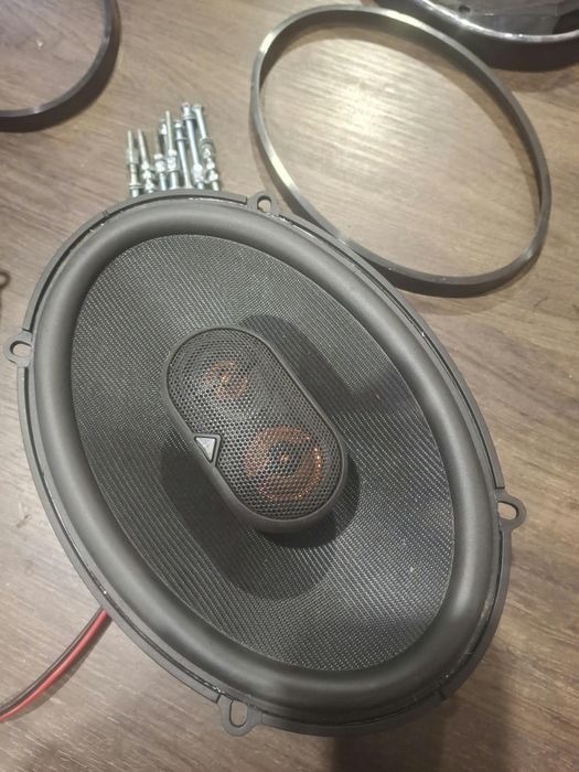 Difuzoare JBL GTO 930