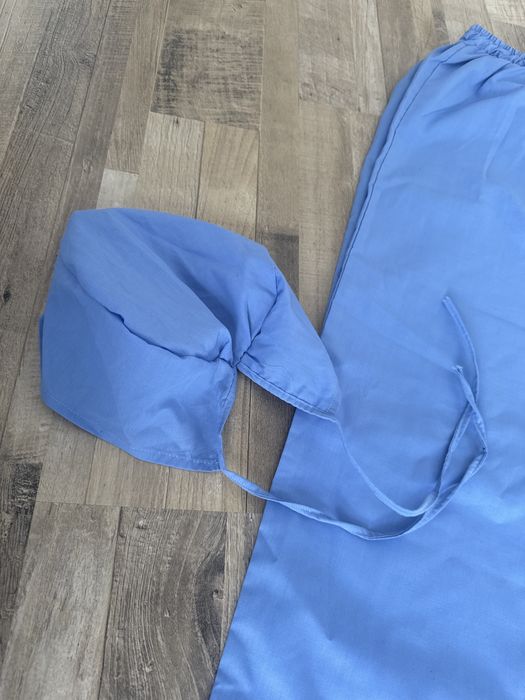 Scrubs (medical uniform)