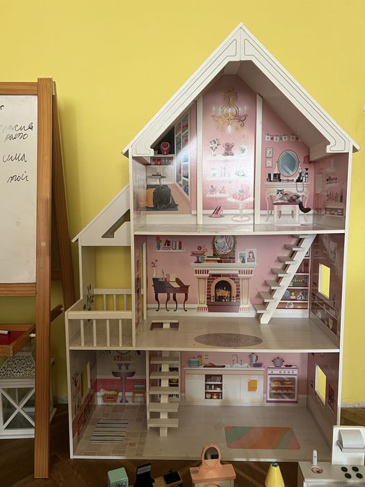 Дьрвена кьща за кукли Cinderella……