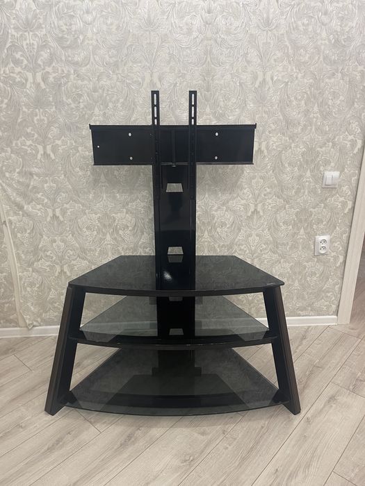 Продам стол под телевизор