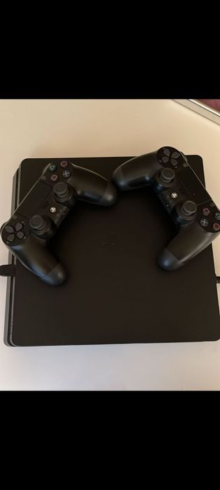 Пс 4 slim,с 2 джостиками и играми