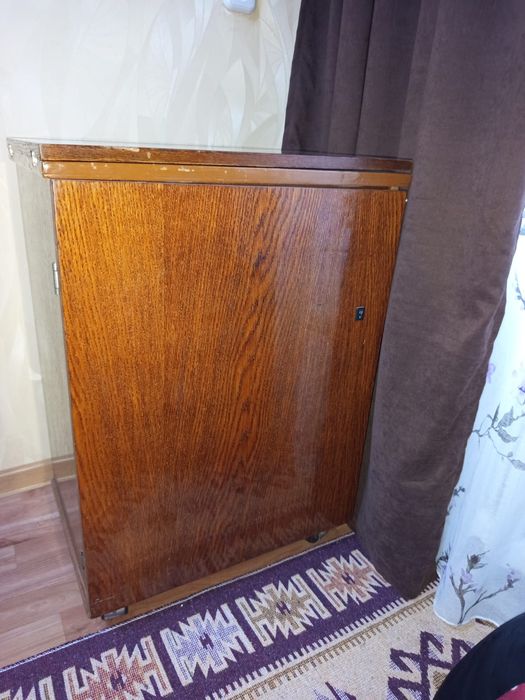 Продам швейную машинку.