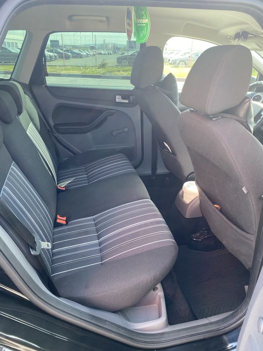 Vand ford focus urgent este in stare impecabila!!!
