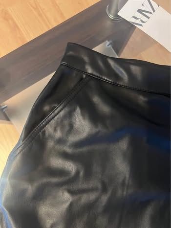 Pantalon scurt Zara, cu eticheta