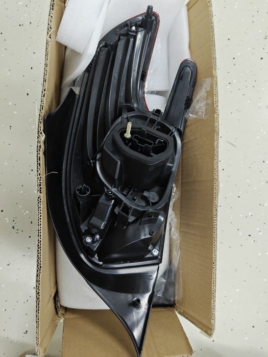 Lampa stop stanga spate Peugeot 208